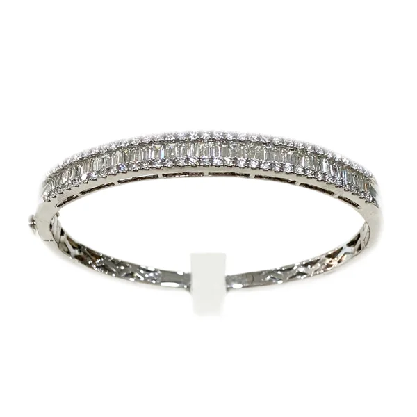 14k White Gold Diamond Bangle