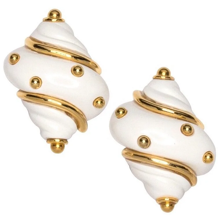 Ladies round earrings-White dot shell