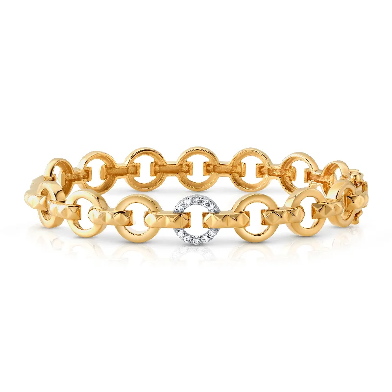 ONE CIRCLE DIAMOND STUDDED BANGLE, 14kt GOLD