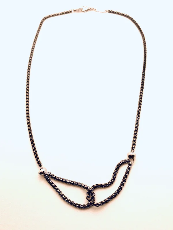 Ladies moonstone necklaces-Knot Chain Necklace