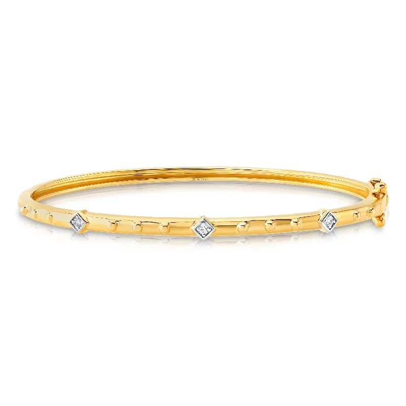 Harmonious diamond bangle, 14kt gold