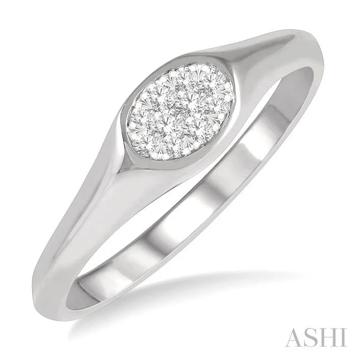 Ladies romantic rings-OVAL SHAPE EAST-WEST LOVEBRIGHT ESSENTIAL DIAMOND SIGNET RING