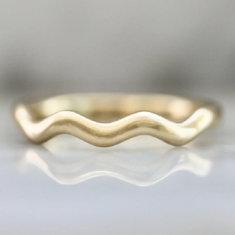 Ladies wedding rings with diamonds-Squiggle Gold Band