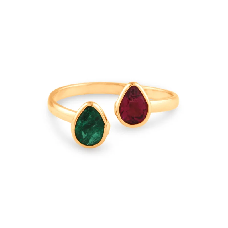 Ladies sapphire wedding bands-Ruby And Emerald Pear Shape Ring In 18K Yellow Gold