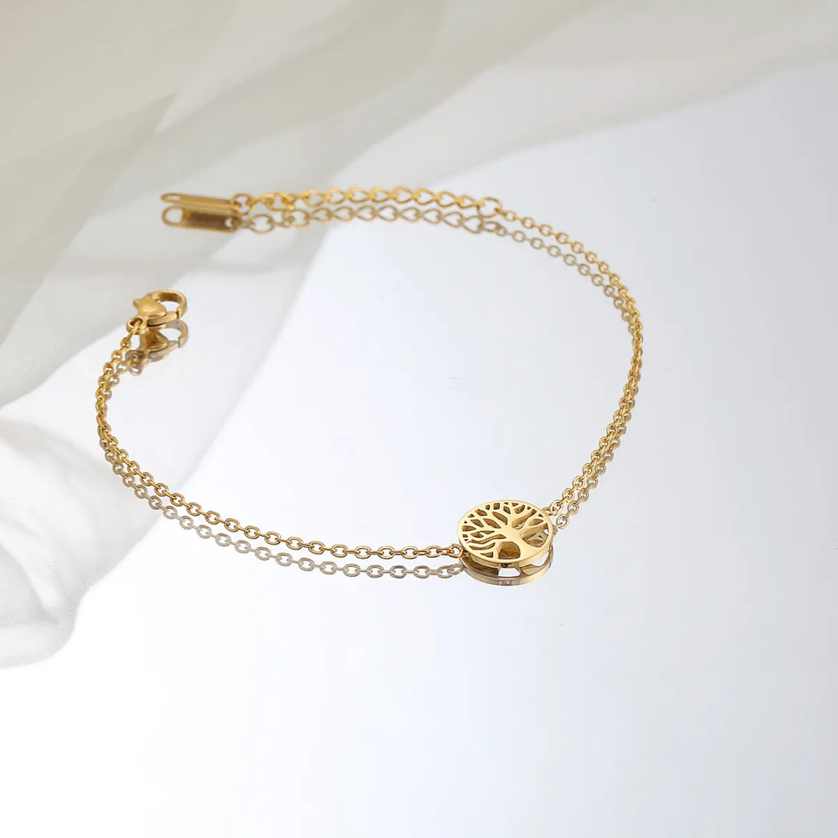 Ladies gold bracelets-Simple Style Commute Flower Titanium Steel Plating Gold Plated Bracelets