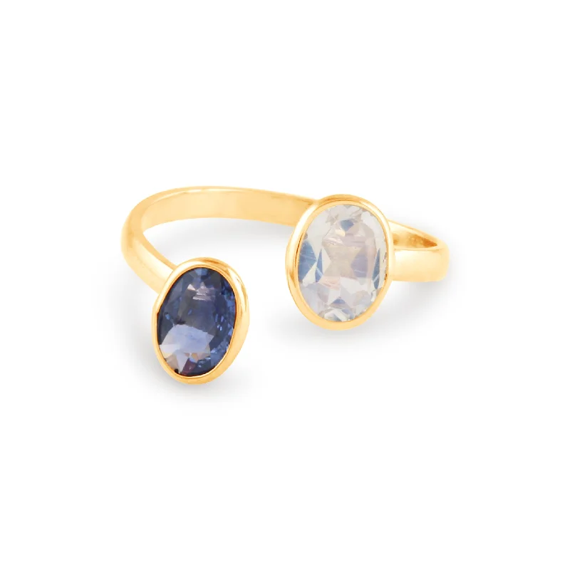 Ladies hammered gold rings-Gemstone Oval Ring In 18K Yellow Gold