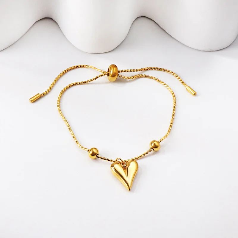 Heart-Shaped Pendant Bracelet